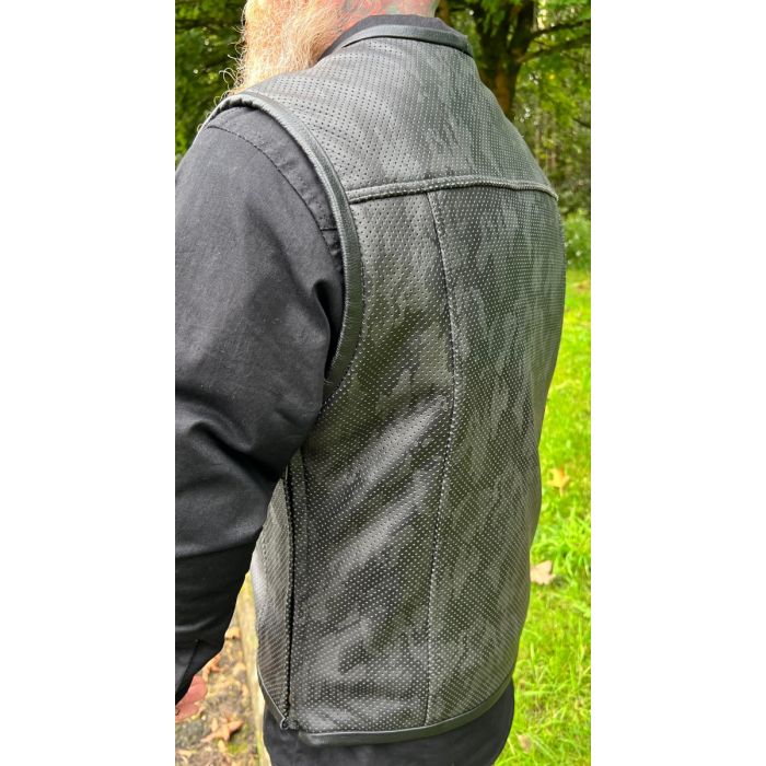 BLACK CAMO PERFORATED EURO CUT